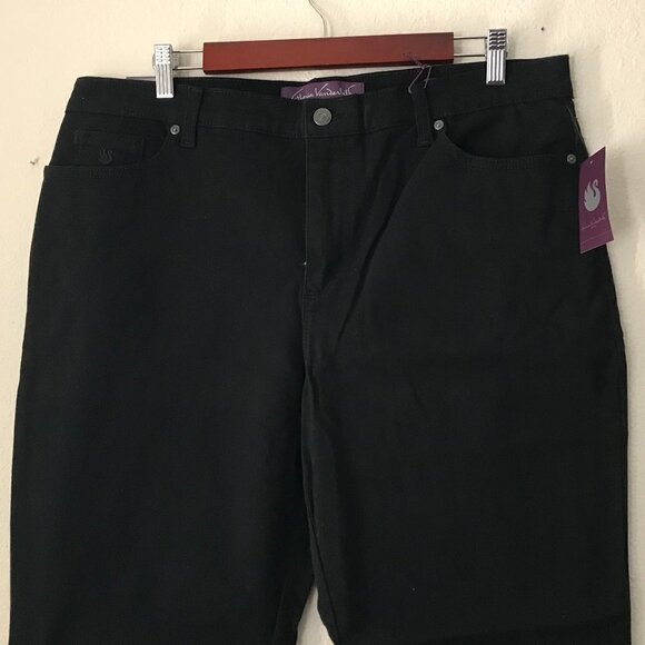 NWT - Gloria Vanderbilt Women's Amanda Supreme Stretch Straight Leg Jean - Picture 6 of 16